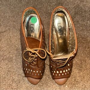 Ann Taylor LOFT Brown Sheera Perforated Boot Bootie Size 6.5 M
